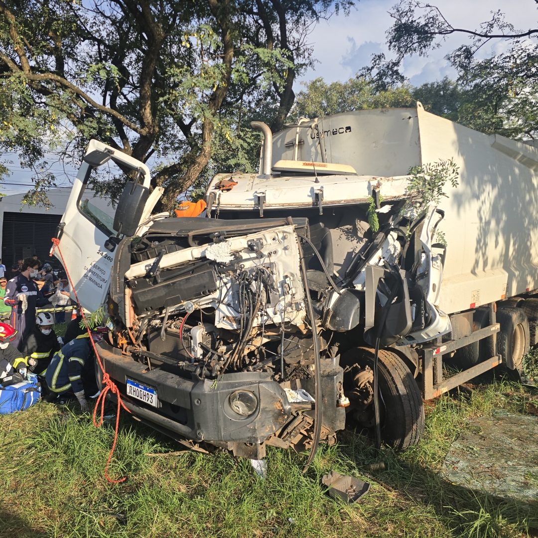 Motorista de caminhão de lixo que teve a perna amputada deixa a UTI