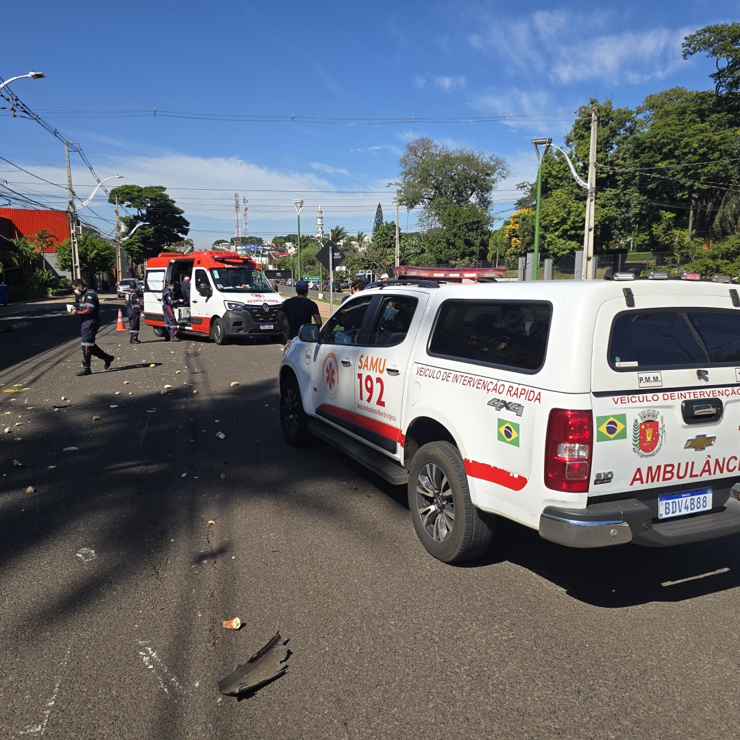 Motociclista fica gravemente ferido após colisão com carro na Avenida Carlos Correia Borges