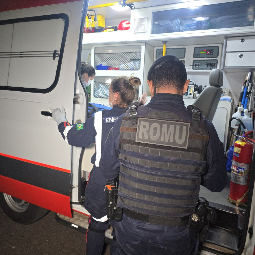 Briga entre mãe e filha termina com mulher ferida por faca em Maringá