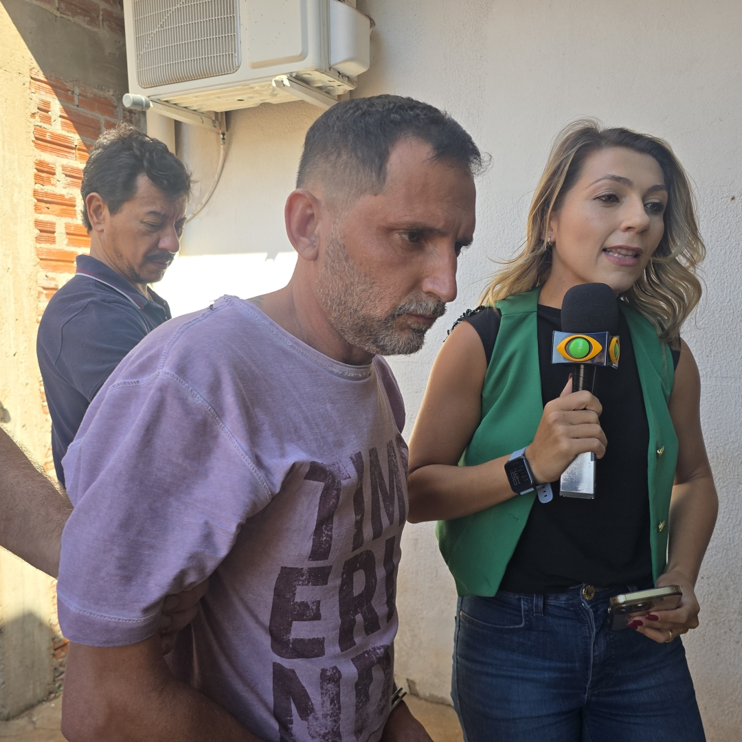 Suspeito de feminicídio permanece em silêncio durante depoimento e volta para a cadeia pública de Maringá