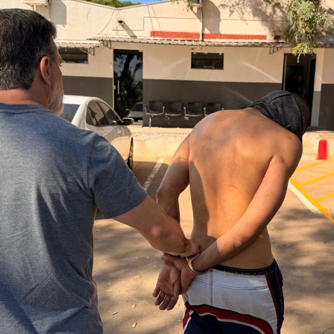 Ladrão é preso em flagrante com moto furtada na Zona 7 de Maringá