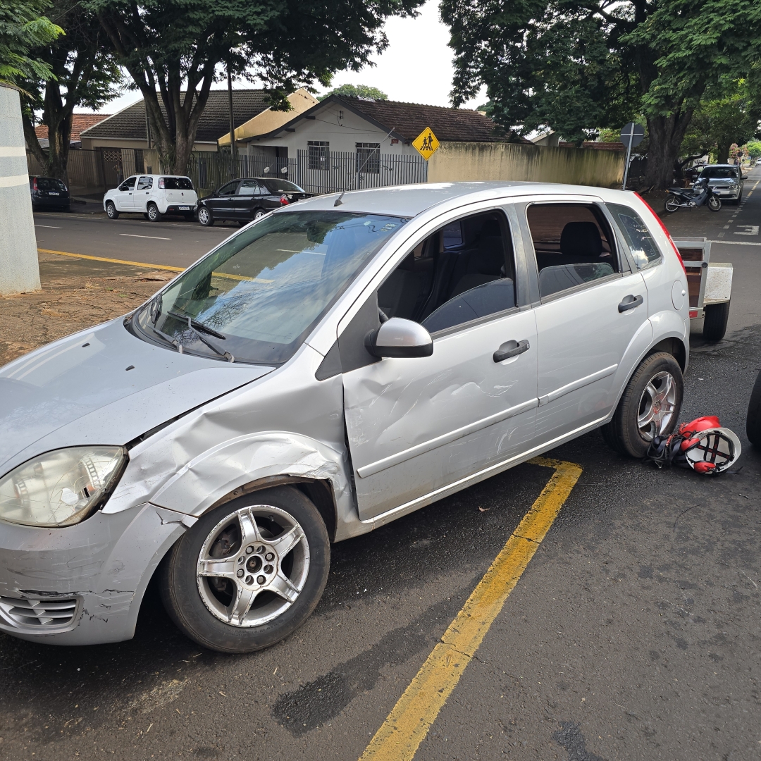Acidente em cruzamento deixa motorista feridos no Conjunto Patrícia, em Maringá