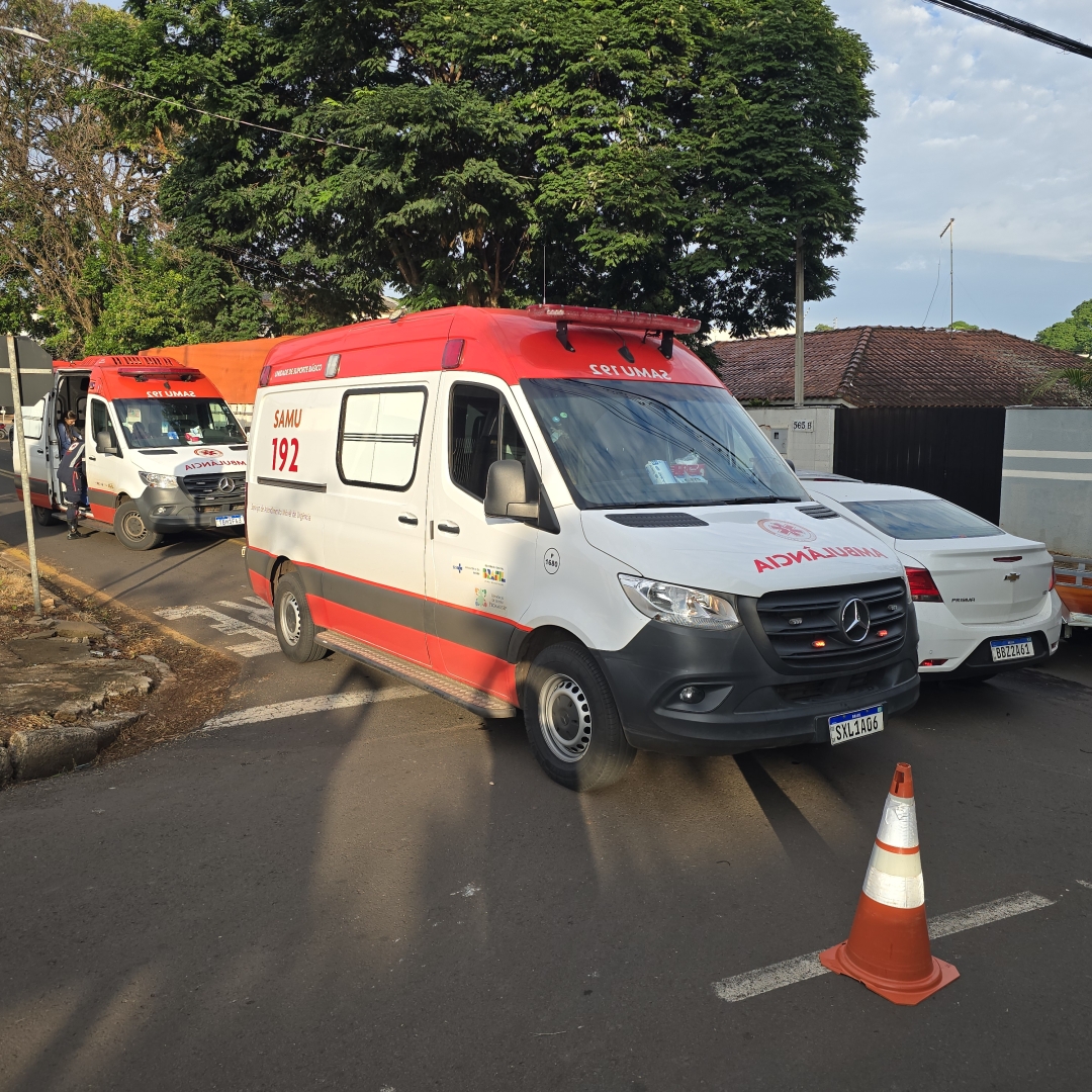 Acidente em cruzamento deixa motorista feridos no Conjunto Patrícia, em Maringá