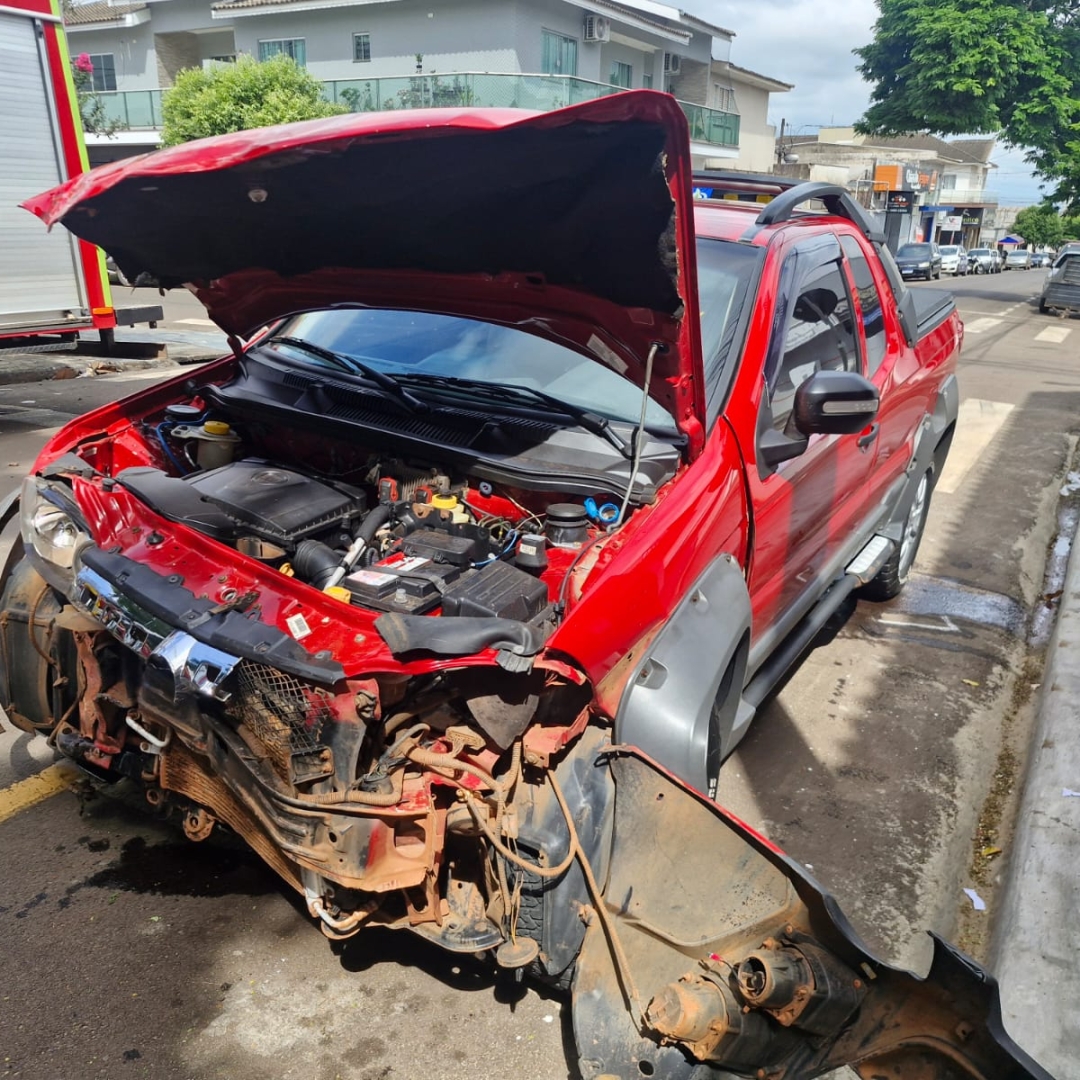 Colisão entre duas Fiat Strada deixa homem ferido em Sarandi