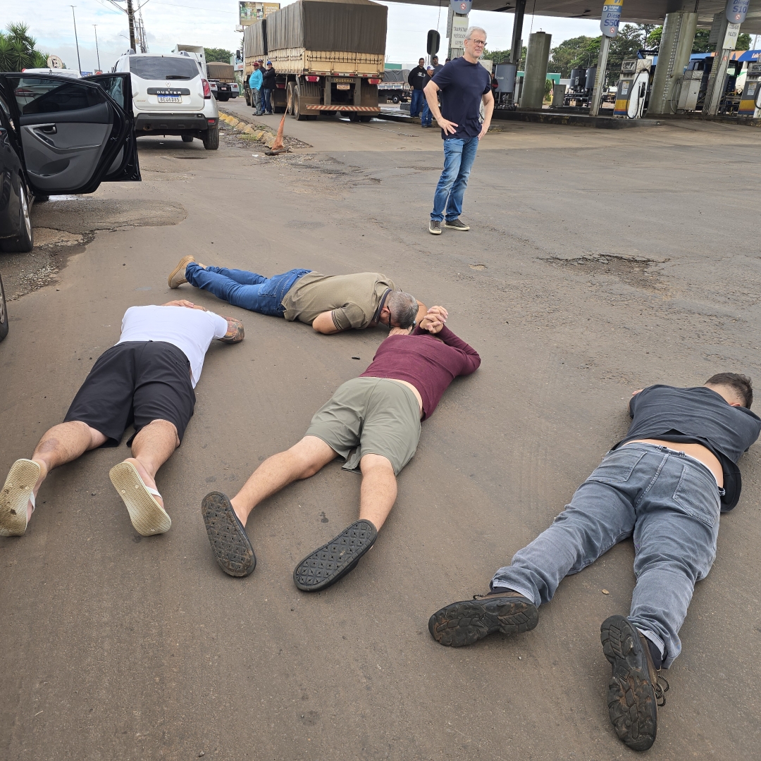 Operação policial apreende drone agrícola de R$ 200 mil e detém quatro homens em Maringá