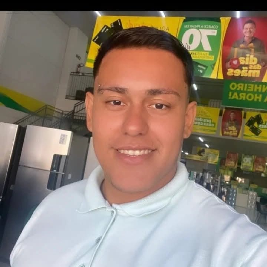 Motoboy de 23 anos morre após acidente com veículo de luxo em Paiçandu; população cobra Polícia Civil