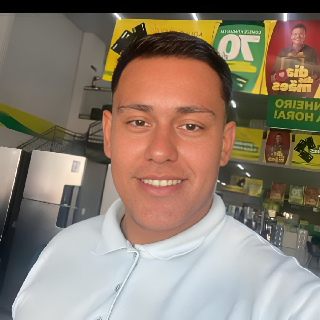 Motoboy de 23 anos morre após acidente com veículo de luxo em Paiçandu; população cobra Polícia Civil