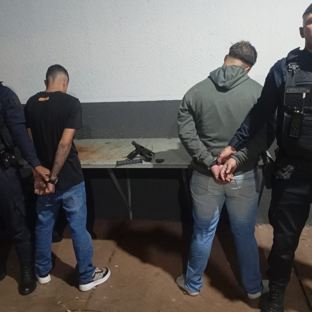 Guarda Municipal de Maringá prende dois homens com pistola 9mm