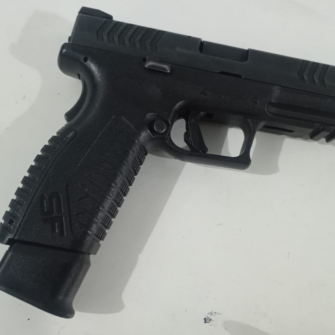 Guarda Municipal de Maringá prende dois homens com pistola 9mm