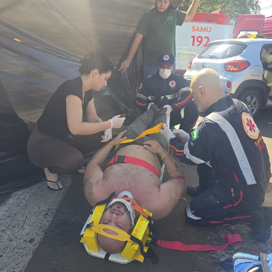 Motociclista fica gravemente ferido em colisão com carro de aplicativo na Avenida Mandacaru