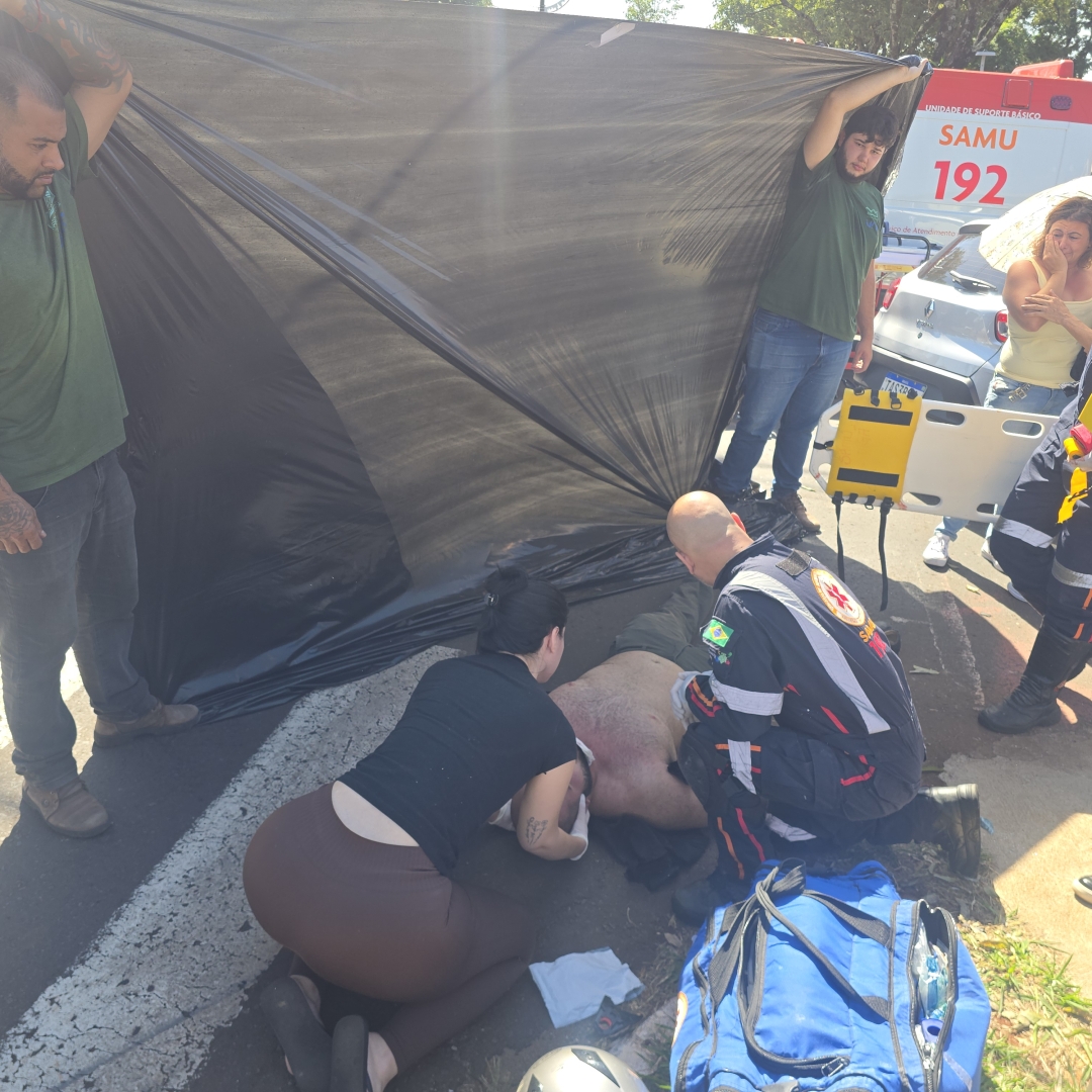 Motociclista fica gravemente ferido em colisão com carro de aplicativo na Avenida Mandacaru