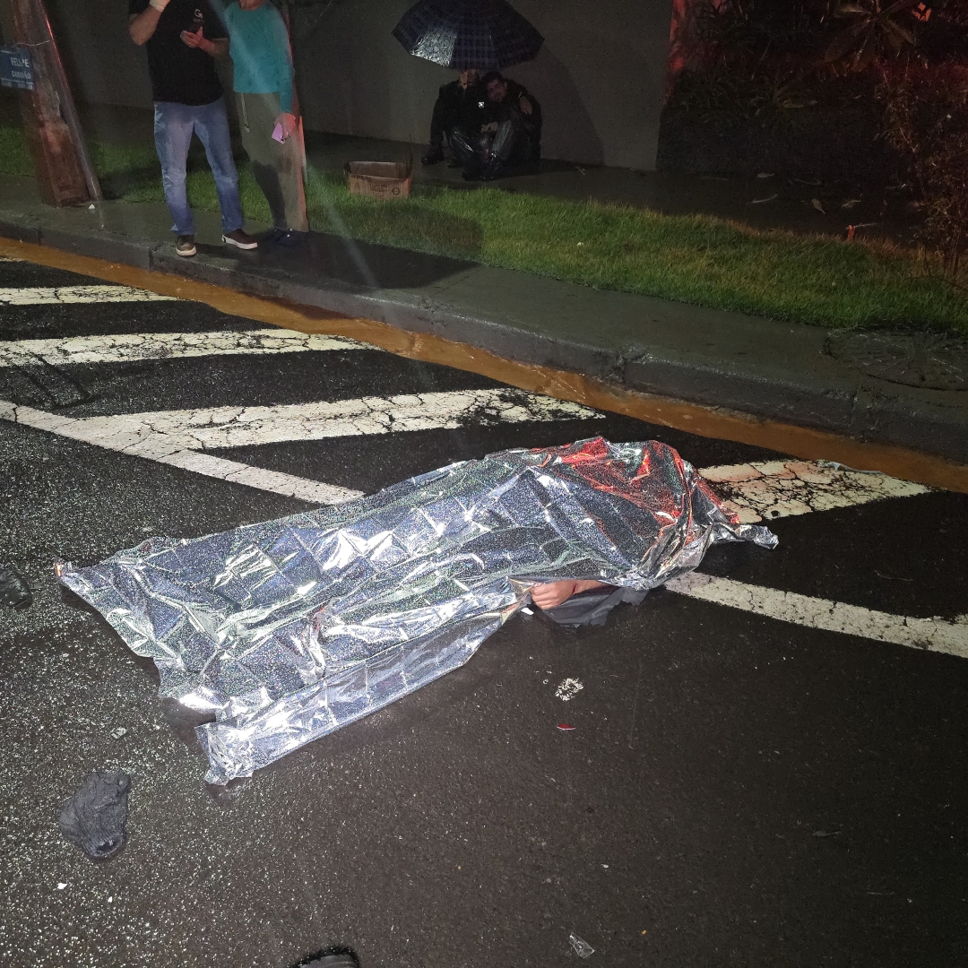 Noite de tensão em Maringá: motoboy morre, motorista foge e caso termina com disparos de arma