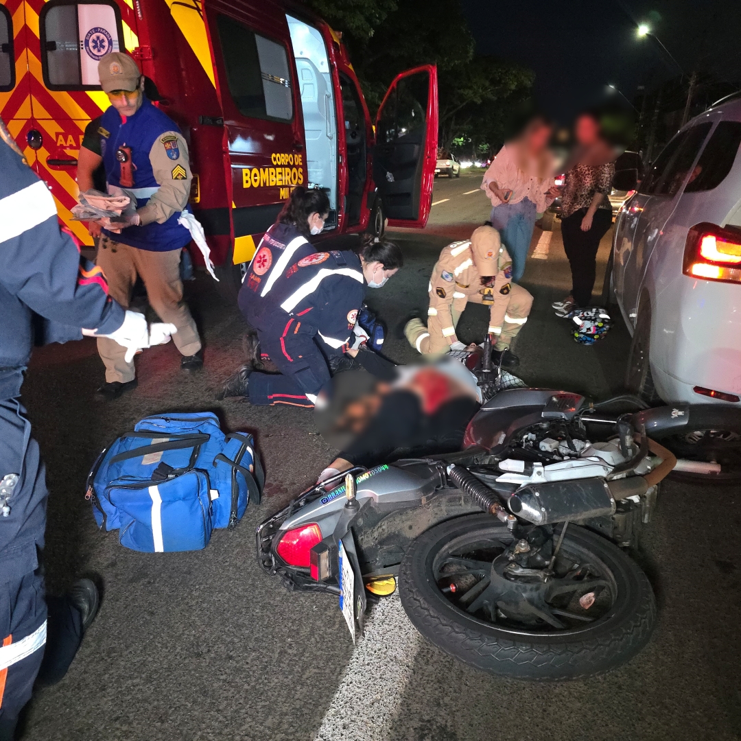 Motociclista sofre grave ferimento após ser atropelada por caminhão na Avenida Colombo, em Maringá