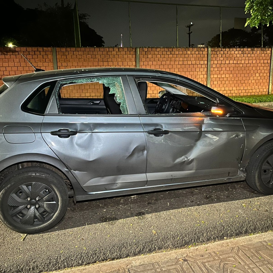 Motociclista é entubado após grave acidente entre moto e carro na Avenida Cerro Azul
