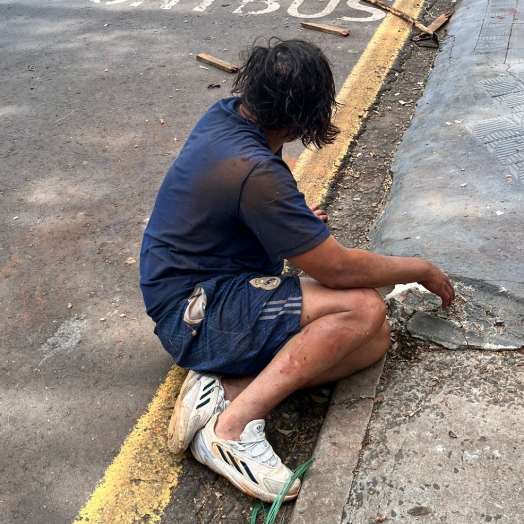 Ladrão de fios é reconhecido na rua e acaba hospitalizado após agressões