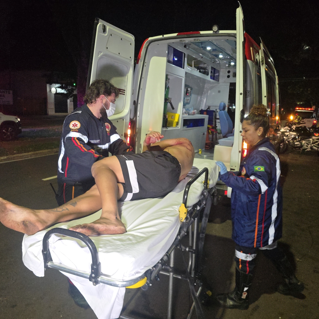 Briga em conveniência termina com homem esfaqueado na Avenida Pedro Taques, em Maringá
