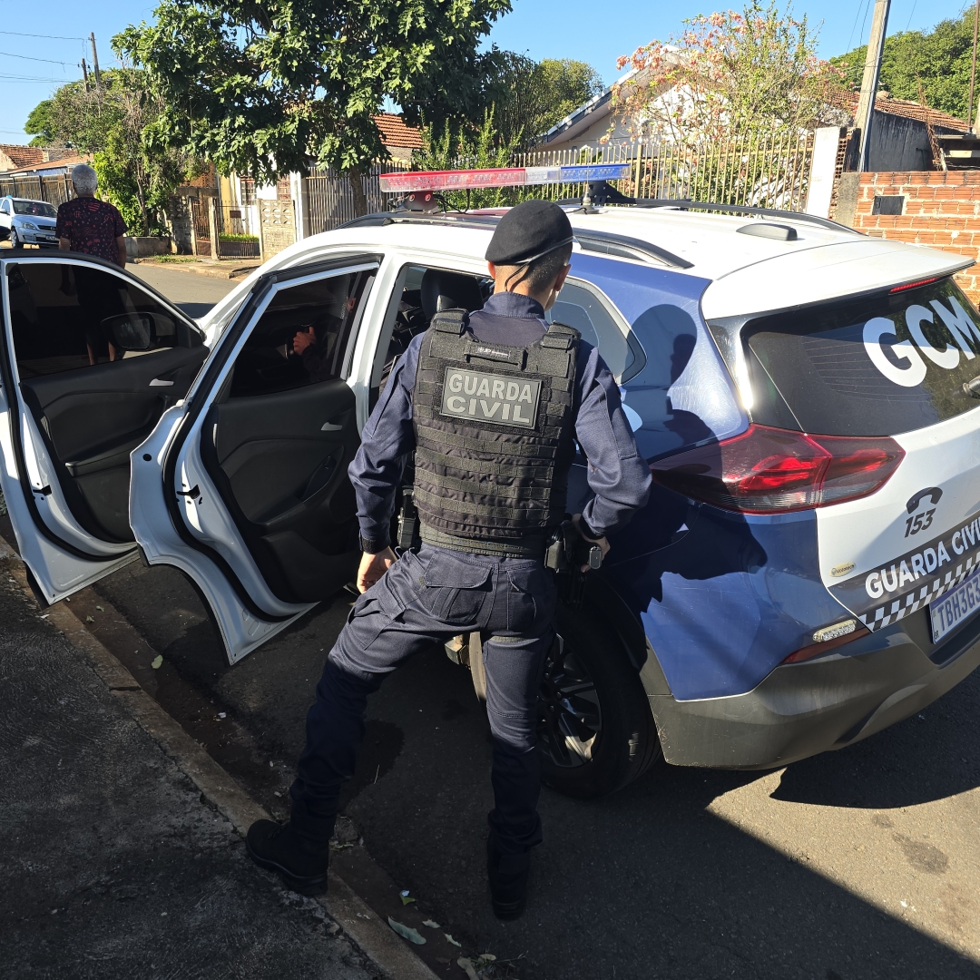 Violência no Conjunto Branca Vieira: homem é agredido a pauladas dentro da própria casa