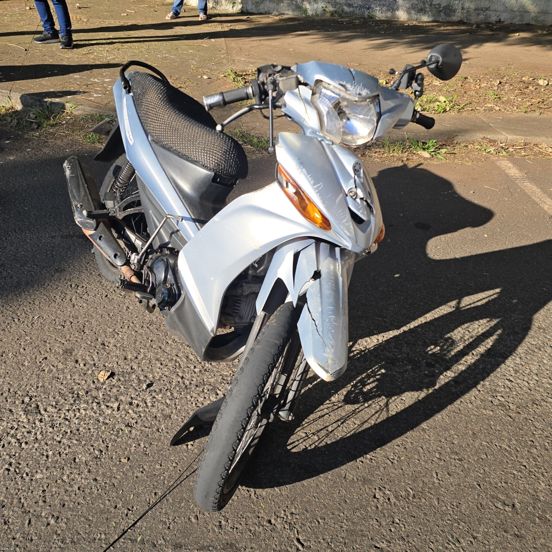 Motorista invade preferencial e provoca acidente com motociclista na Avenida das Palmeiras