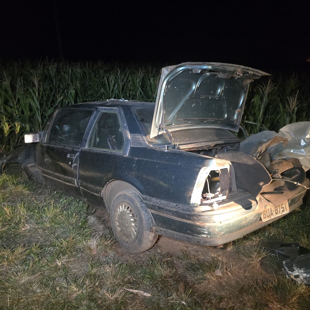 Motorista morre após dirigir na contramão e bater de frente contra caminhão na PR-323