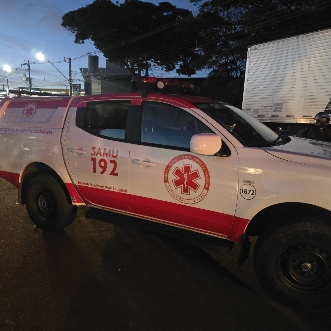 Mulher fica ferida após perder controle de veículo e capotar em Sarandi