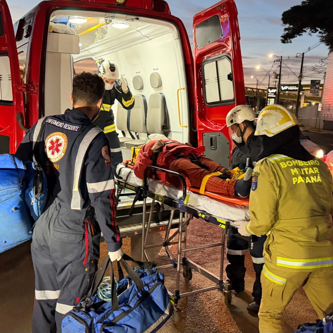 Mulher fica ferida após perder controle de veículo e capotar em Sarandi