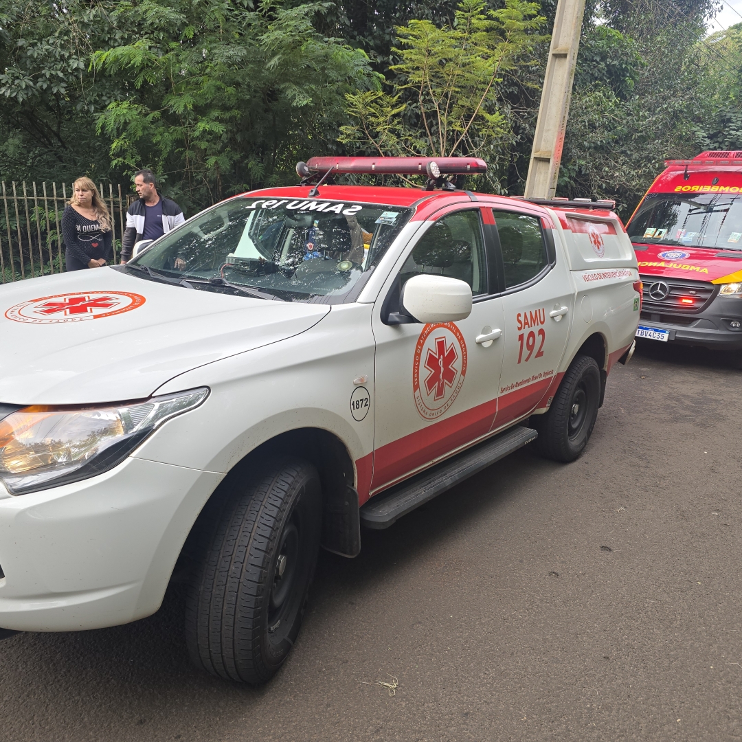 Idosa cai de barranco ao limpar quintal e sofre fratura em Maringá