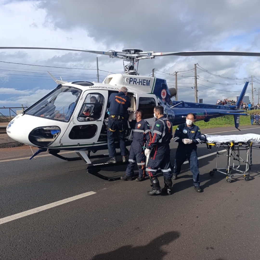 Atropelamento grave mobiliza helicóptero do SAMU na BR-376 em Mandaguaçu