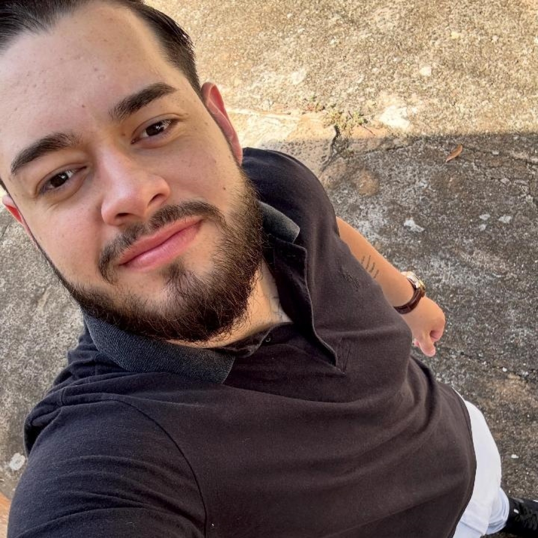 Motociclista morre após sofrer acidente na Avenida Alexandre Rasgulaeff