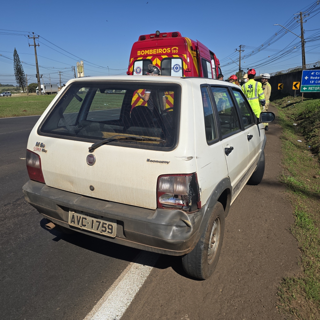 Mulher escapa de tragédia após cair sob carreta em rodovia de Maringá