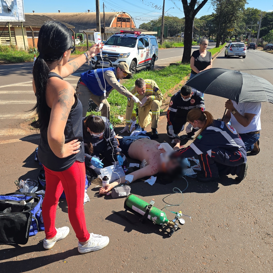 Conversão proibida deixa motoboy em estado grave em Maringá