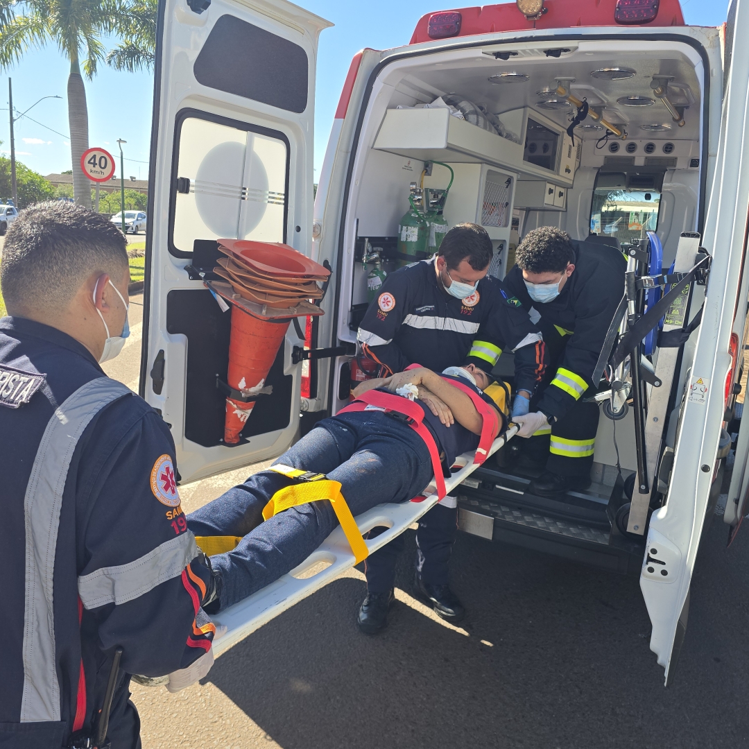 Conversão proibida deixa motoboy em estado grave em Maringá