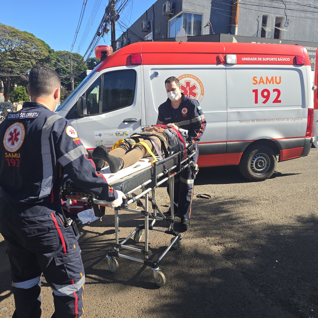 Motorista invade preferencial, provoca acidente e retira carro antes da chegada da PM