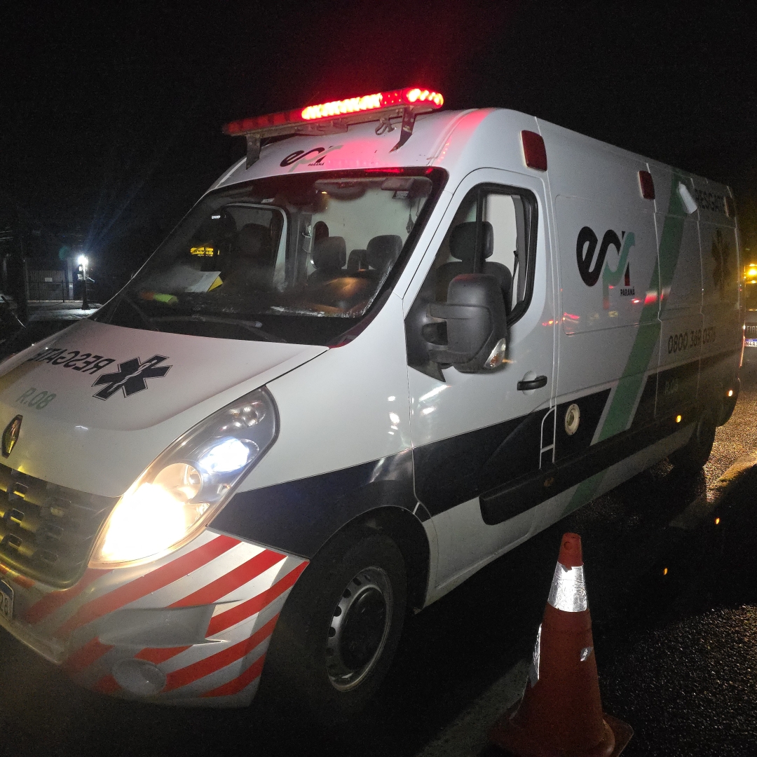 Caminhonete com ocupantes que retornavam do Mato Grosso capota em Maringá