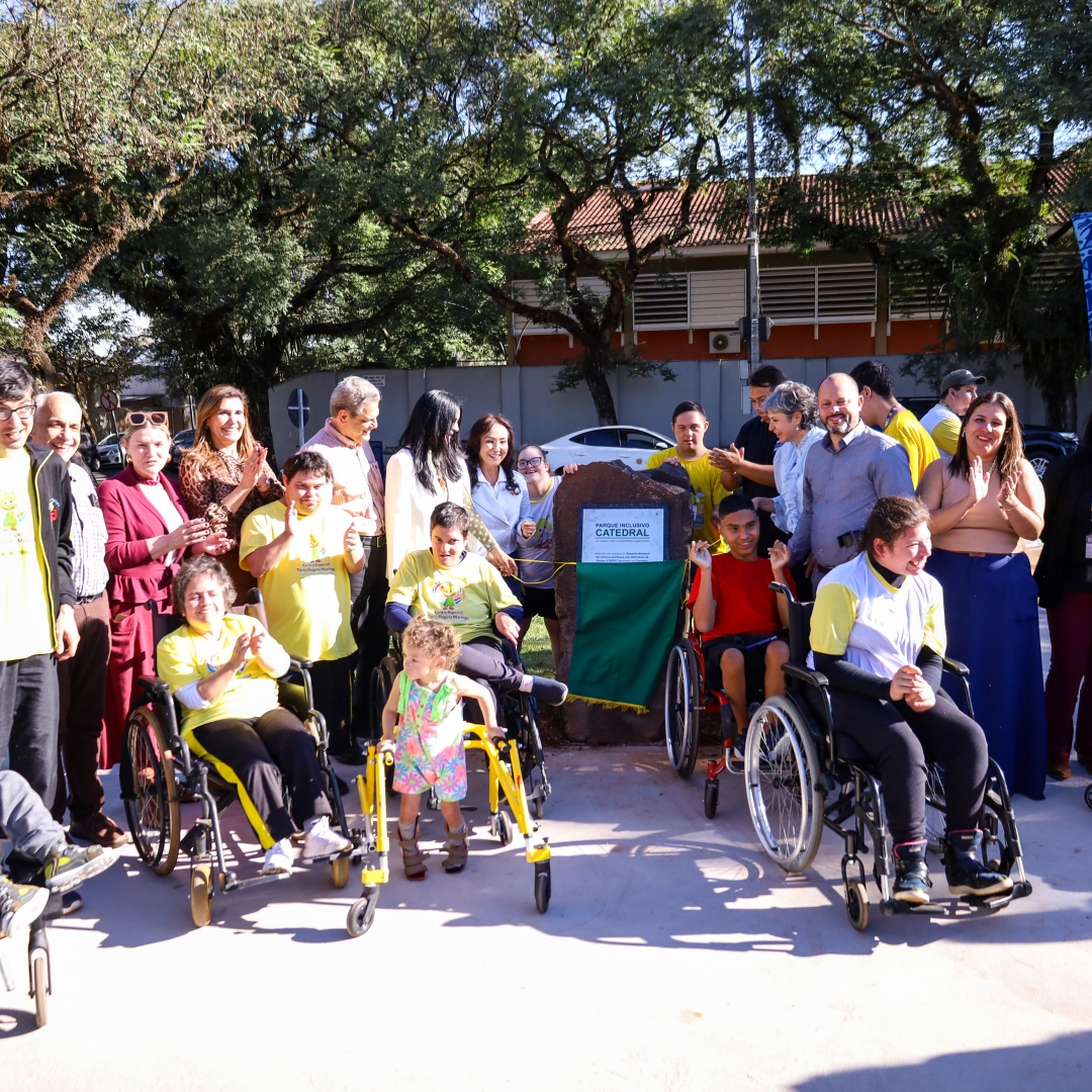 Maringá investe em inclusão e inaugura parque adaptado para crianças na região da Catedral