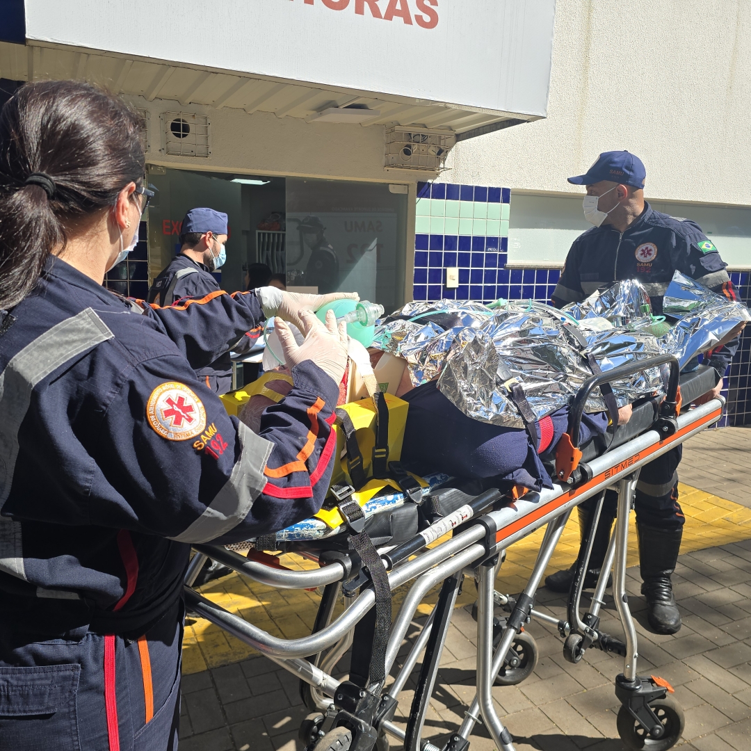 Reforma no telhado quase termina em tragédia em Maringá