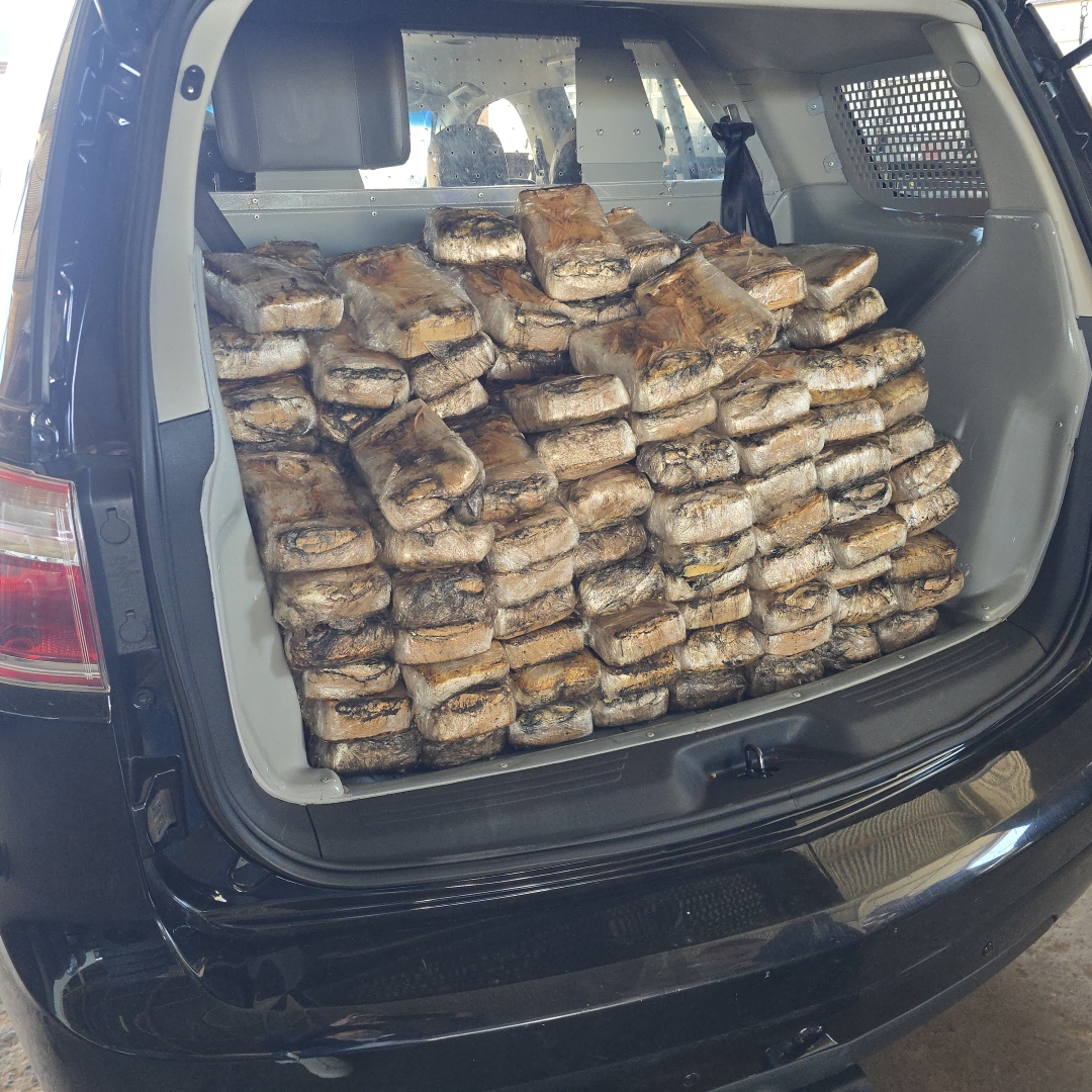 Polícia Federal apreende carga milionária de crack dentro de pneus de carreta