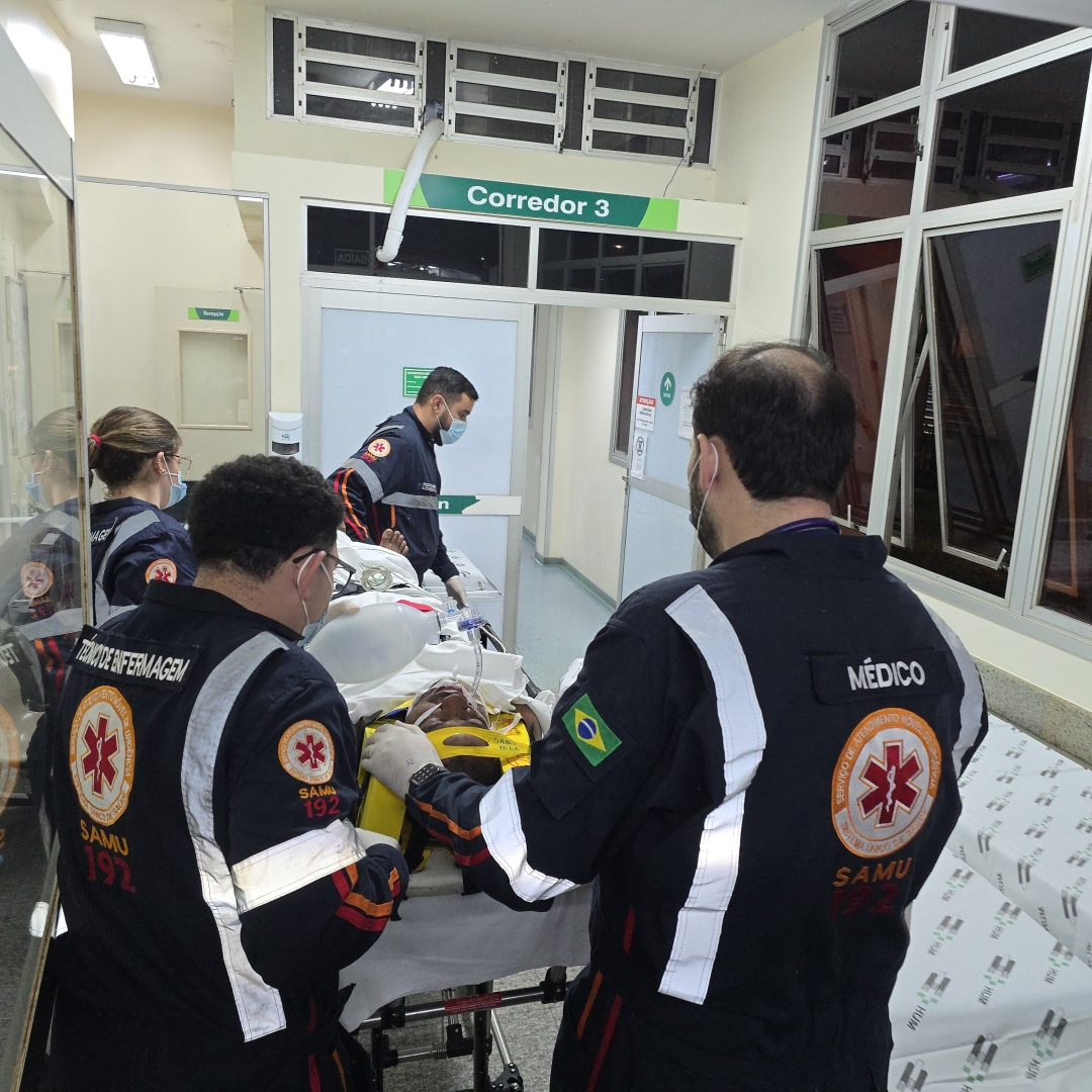 Confusão após suposto assédio termina com suspeito gravemente ferido e intubado em Maringá