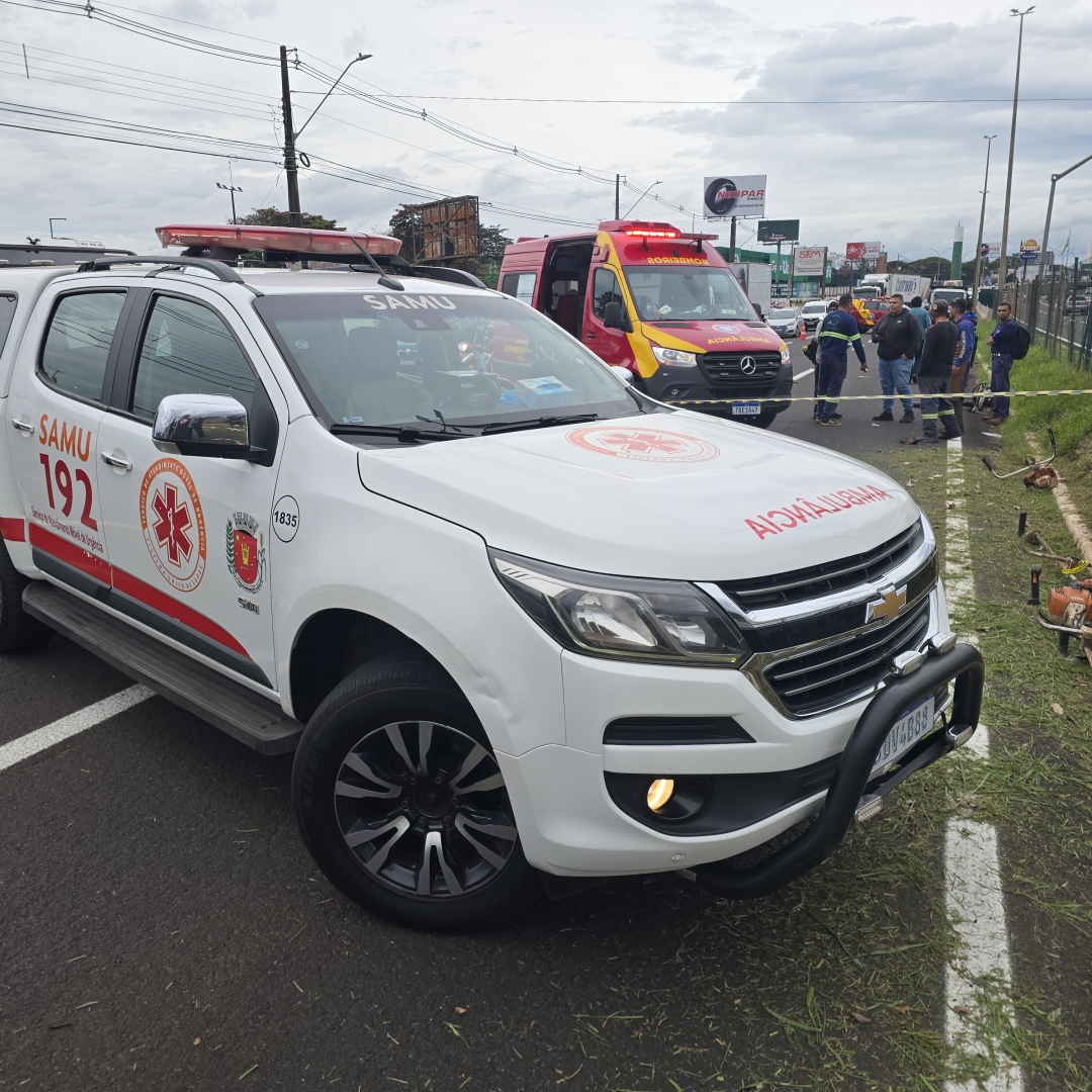 Trabalhador morre atropelado durante serviço de roçada na Avenida Colombo, em Maringá