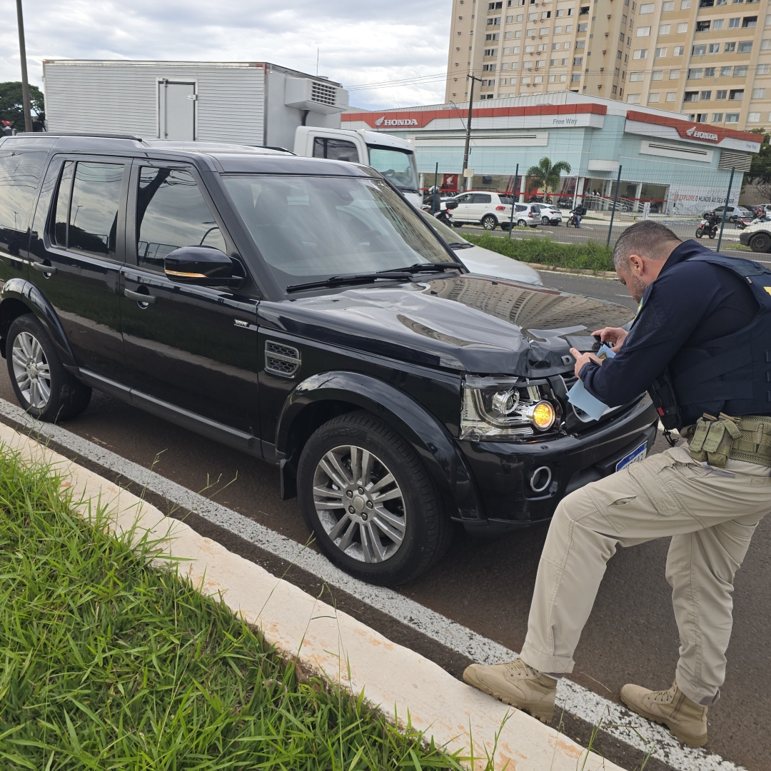 Trabalhador morre atropelado durante serviço de roçada na Avenida Colombo, em Maringá