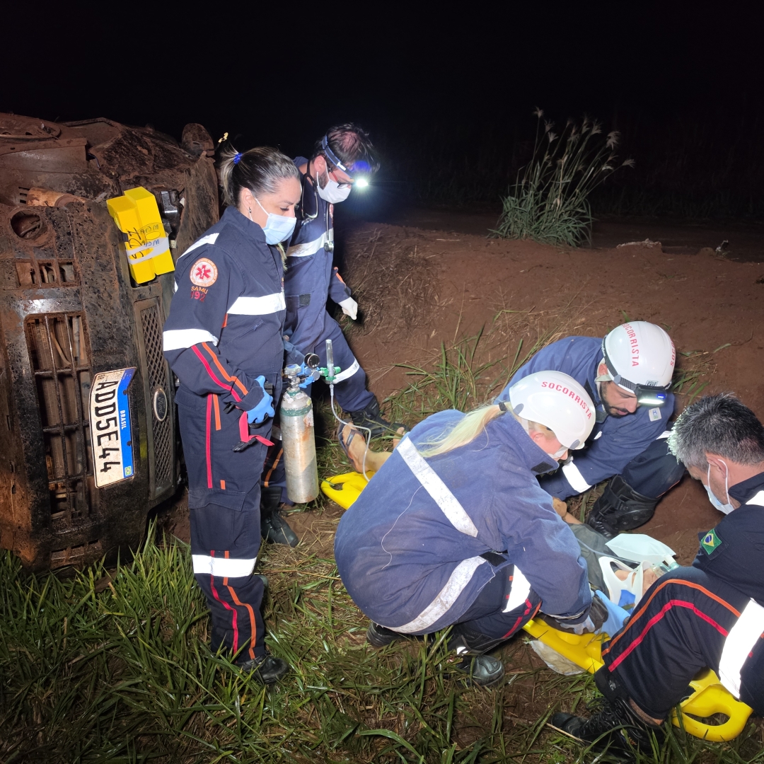 Capotamento entre Mandaguaçu e Ourizona deixa motorista ferido