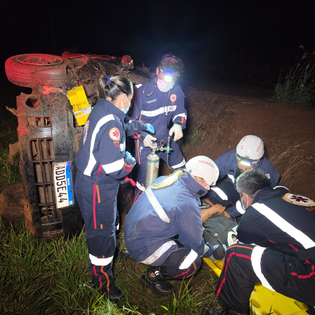 Capotamento entre Mandaguaçu e Ourizona deixa motorista ferido
