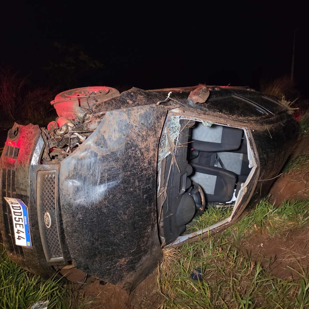 Capotamento entre Mandaguaçu e Ourizona deixa motorista ferido