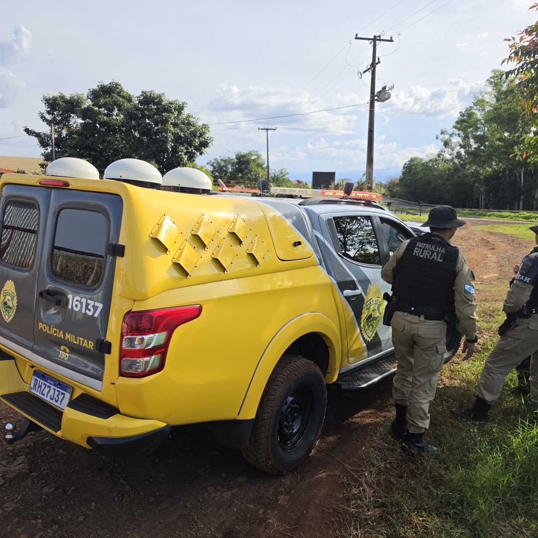 Motorista foge da polícia, abandona carro em milharal e deixa carga milionária de drogas