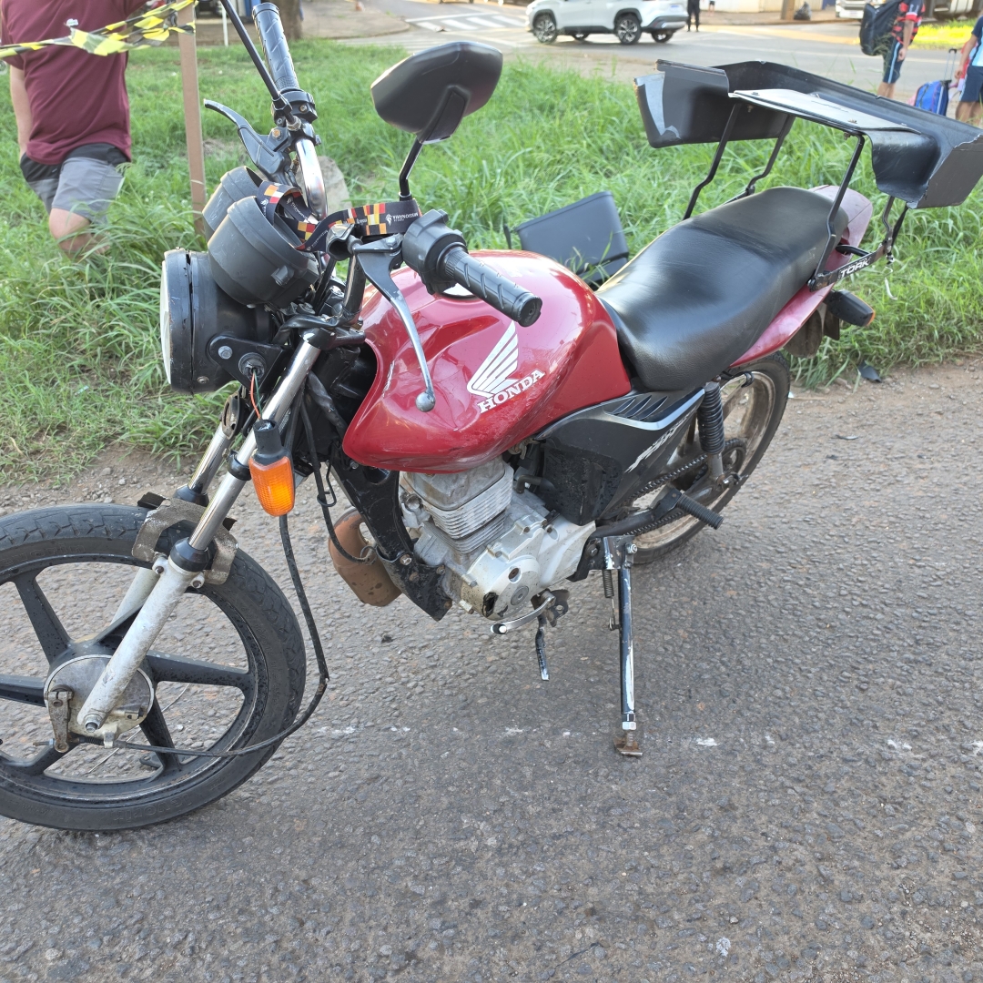 Motociclista fica em coma após grave acidente envolvendo quatro veículos no Contorno Sul de Maringá