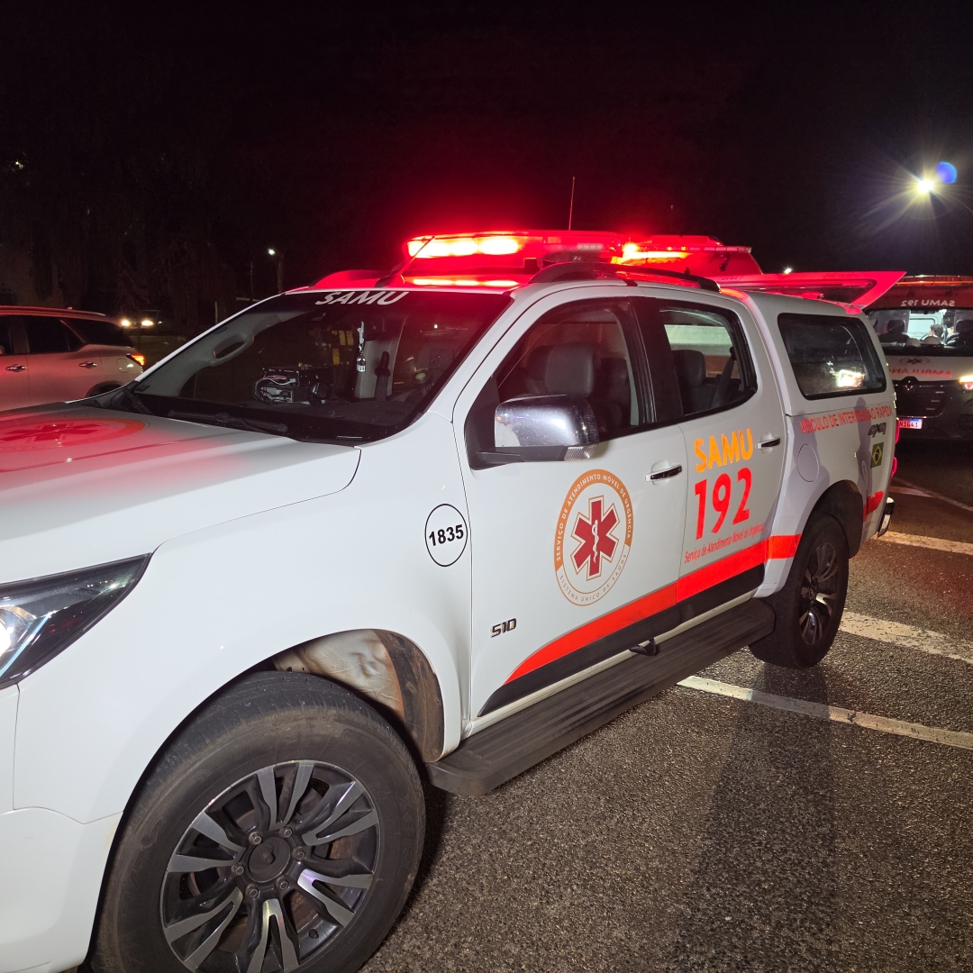 Casal fica gravemente ferido após colisão entre moto e carro no trevo de Iguatemi