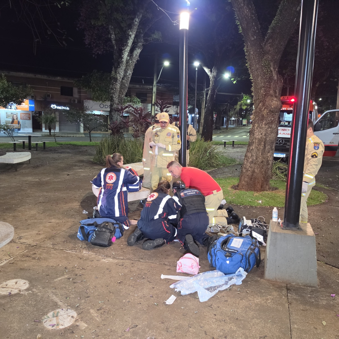 Mulher não resiste após colisão em rotatória da Praça Farroupilha; condutor abandonou a vítima