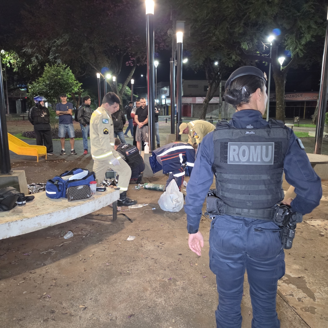 Mulher não resiste após colisão em rotatória da Praça Farroupilha; condutor abandonou a vítima