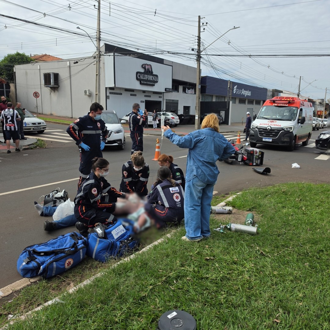 Jovem de 20 anos é arremessado sobre carro e morre em grave acidente na Avenida Nildo Ribeiro