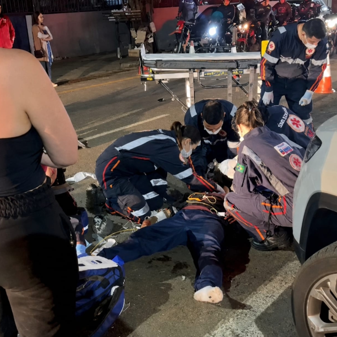 Discussão por vaga termina com motociclista atropelado e intubado em Maringá