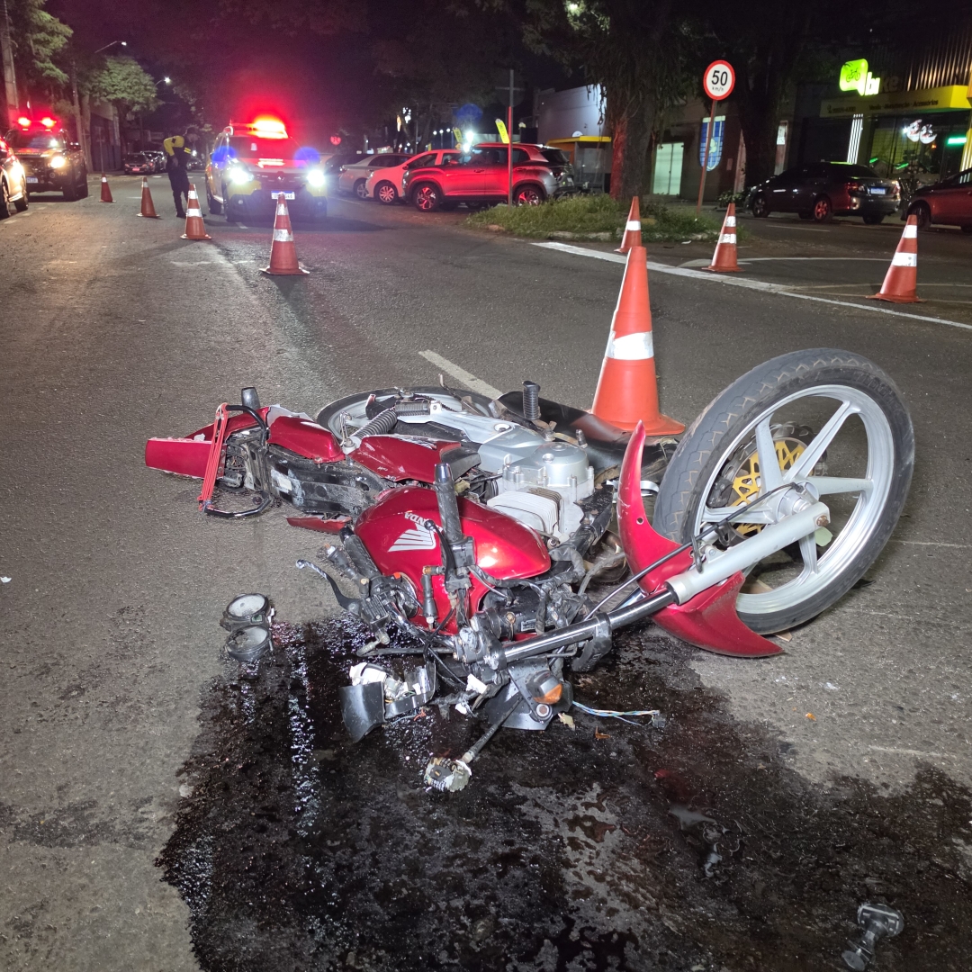 Discussão por vaga termina com motociclista atropelado e intubado em Maringá